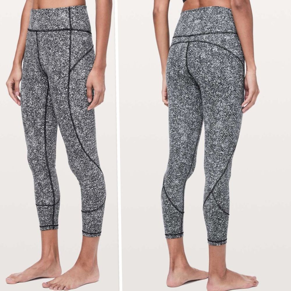 Lululemon In Movement Tight 25" *Everlux
Diffuse Starlight Black Sz 2